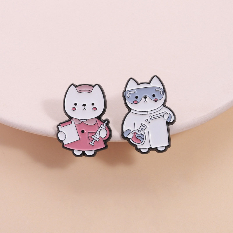 Broche esmaltado de gato médic - Medical Laboratory Scientist reseña y precio