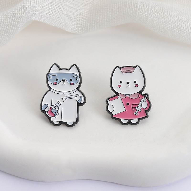 Broche esmaltado de gato médic - Medical Laboratory Scientist reseña y precio